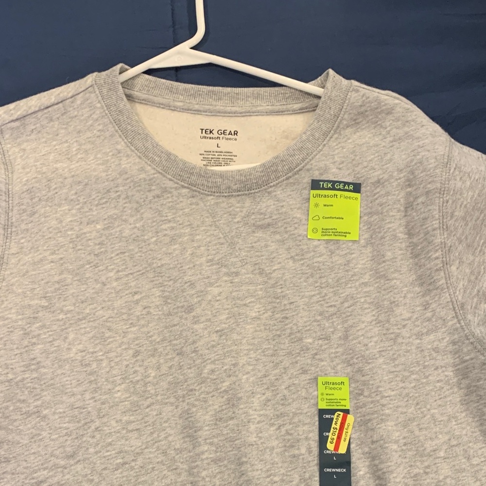 Tek Gear Women’s Light Gray Fleece Sweatshirt